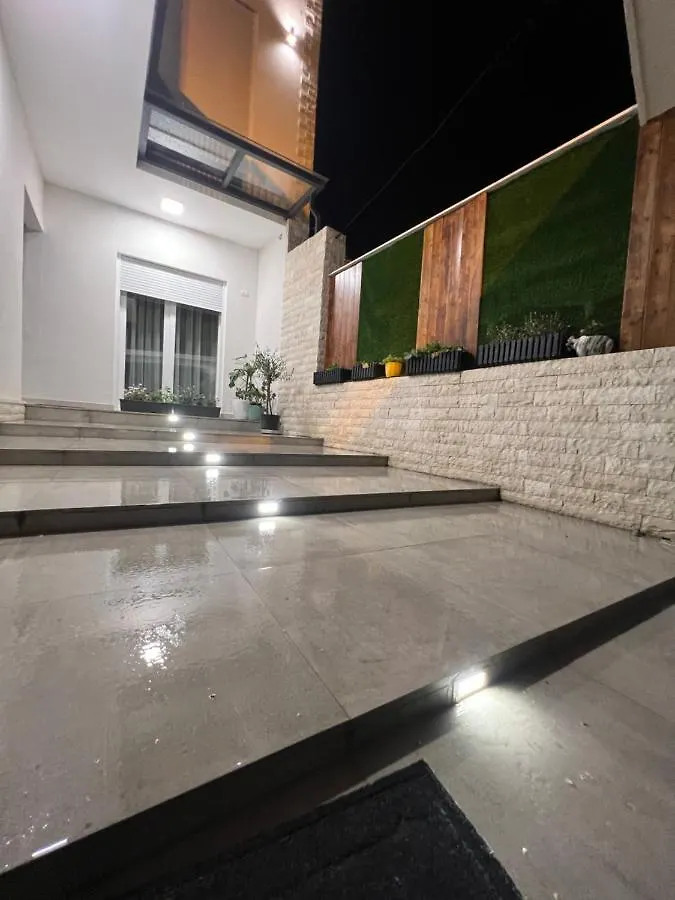 Te Nana Home Shkodër 0*,